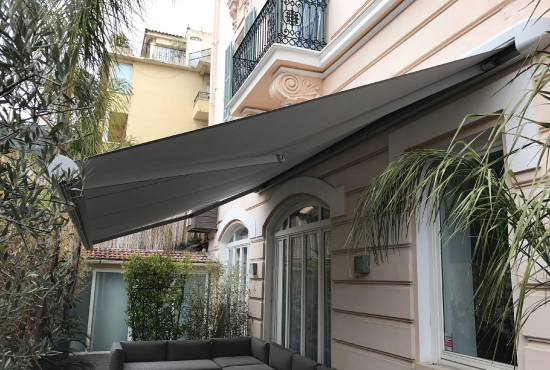 Installation Store Banne